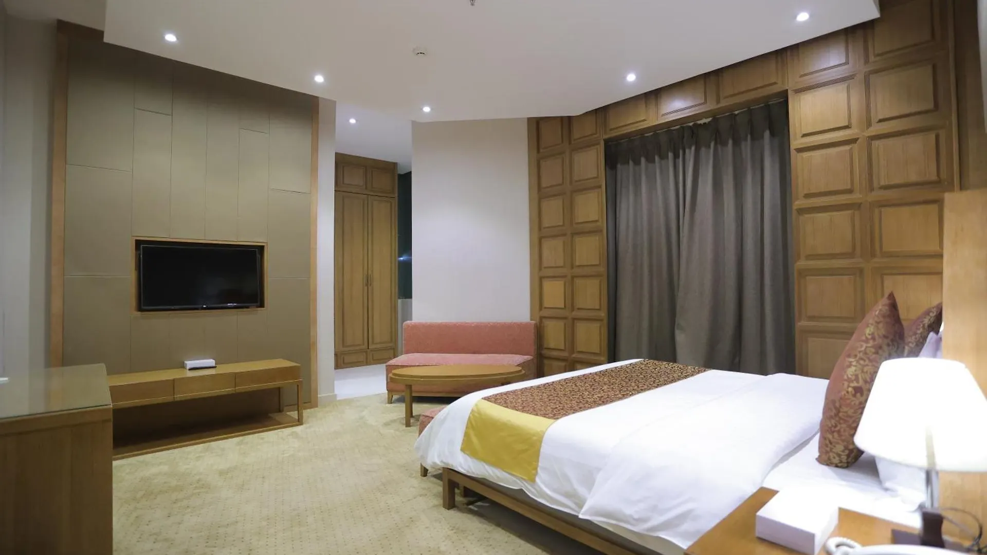 ****  Dar Hashim Hotel Suites - Alnuzha Riyadh Saudi-Arabien