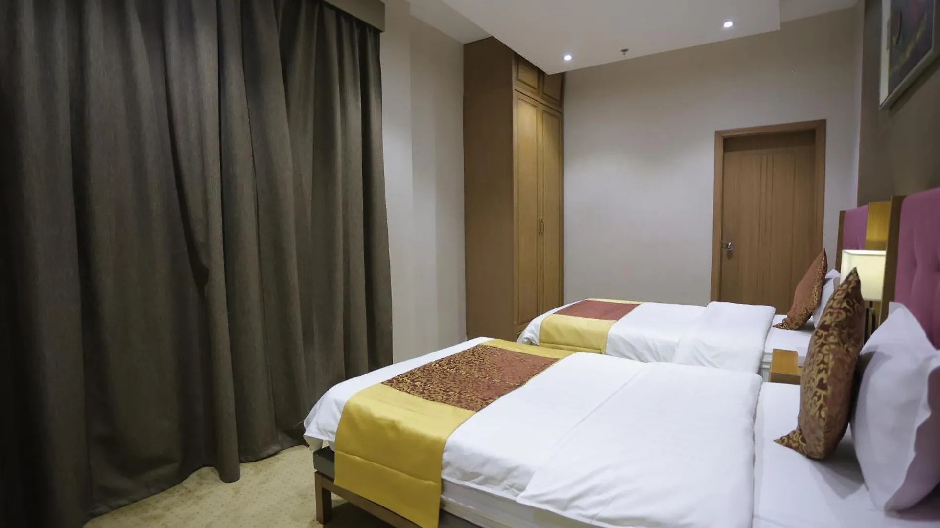 Dar Hashim Hotel Suites - Alnuzha 리야드